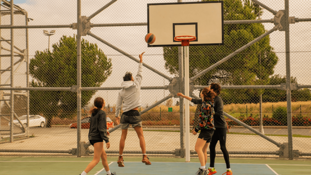 Play Basketball in court